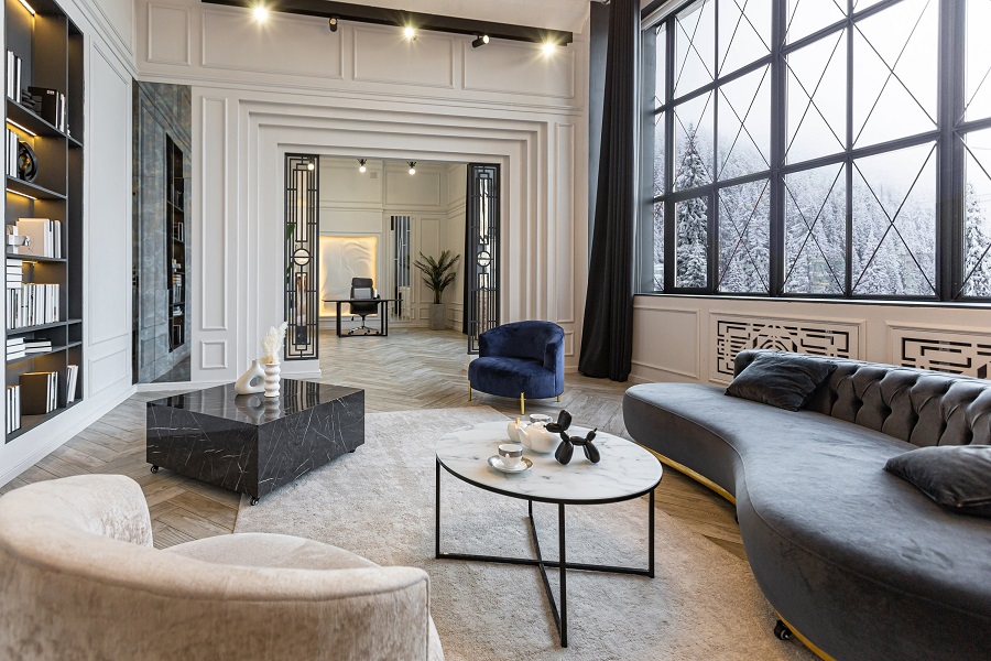 Ein Wohnzimmer im modern Glam Einrichtungsstil